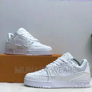 Luxury Louis Vuitton Monogram Sneakers