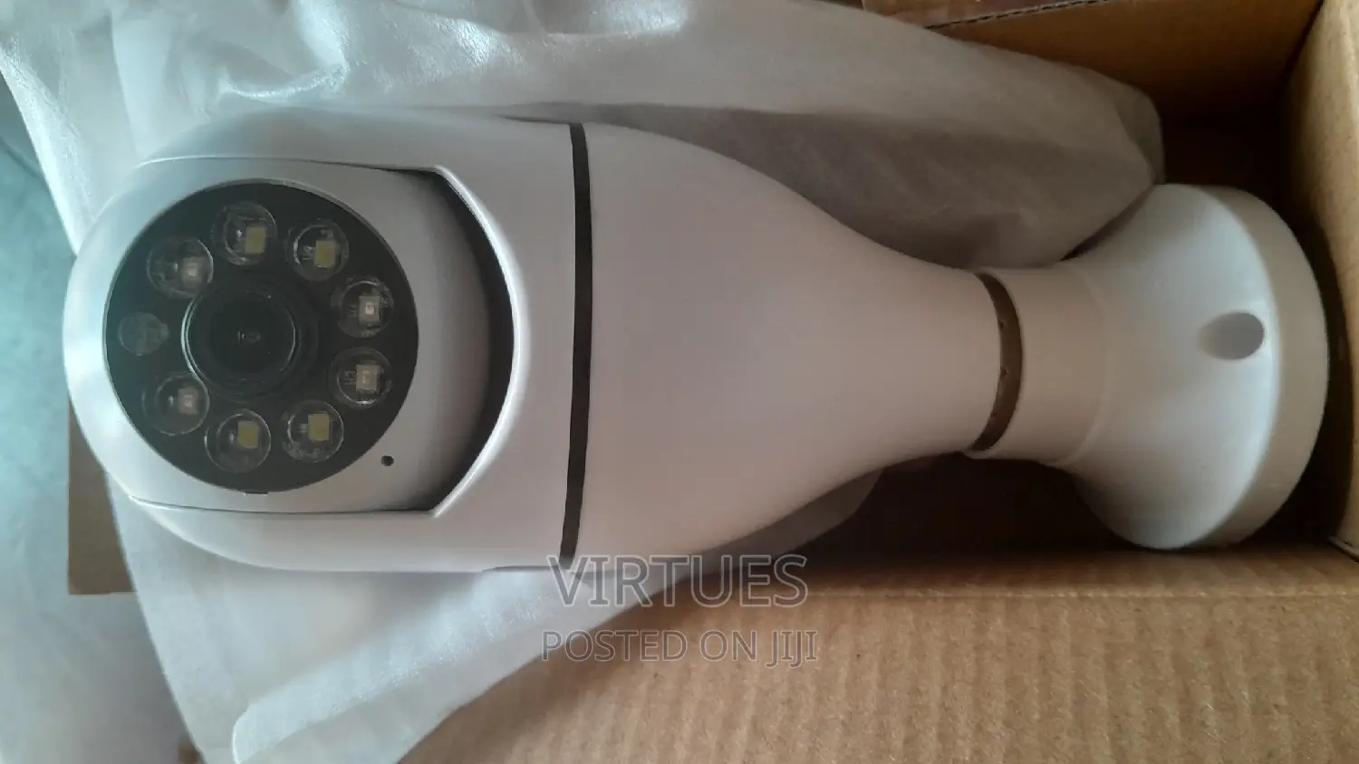 Wireless PTZ 360 Rotate Auto Tracking Panoramic Camera Bulb
