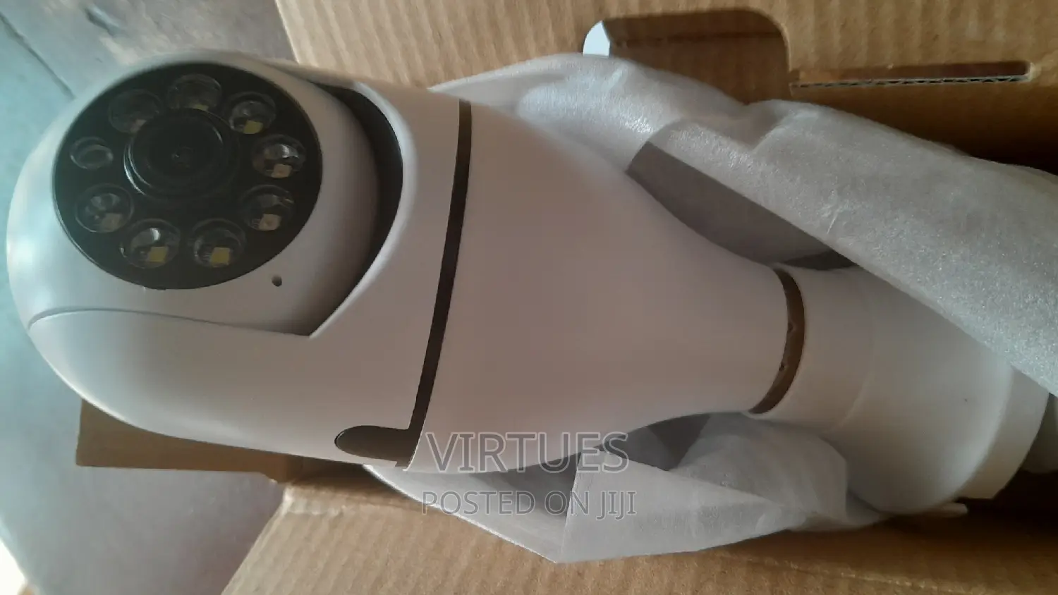 Wireless PTZ 360 Rotate Auto Tracking Panoramic Camera Bulb