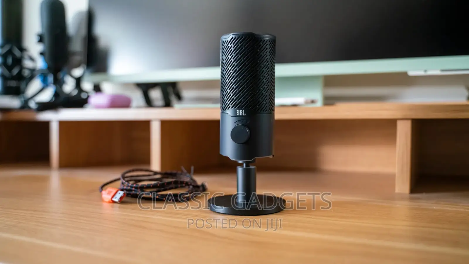 JBL Quantum Stream Dual Pattern USB Microphone