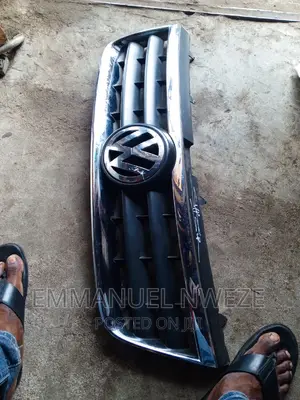 2005 Touareg Front Grill
