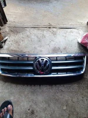 2005 Touareg Front Grill