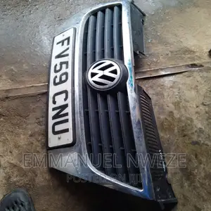 Front Grill Passat Fsi
