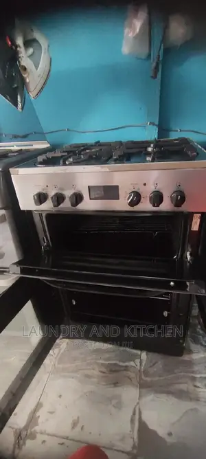 4 Burner Gas Cooker With Oven and Grill