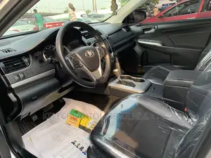 Toyota Camry SE 4dr Sedan (2.5L 4cyl 6A) 2014 Silver