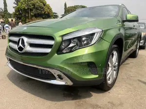 Mercedes-Benz GLA 250 2016 Green