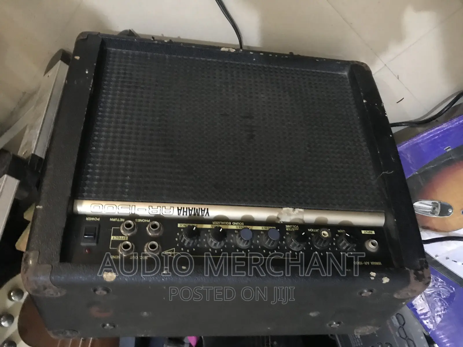 YAMAHA AR1500 Guitar Amplifier Combo Black 25W in Ojo Musical