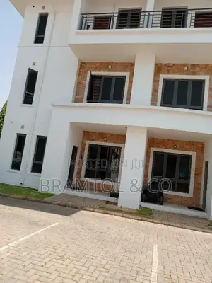 4bdrm Townhouse / Terrace in Guzape District for rent