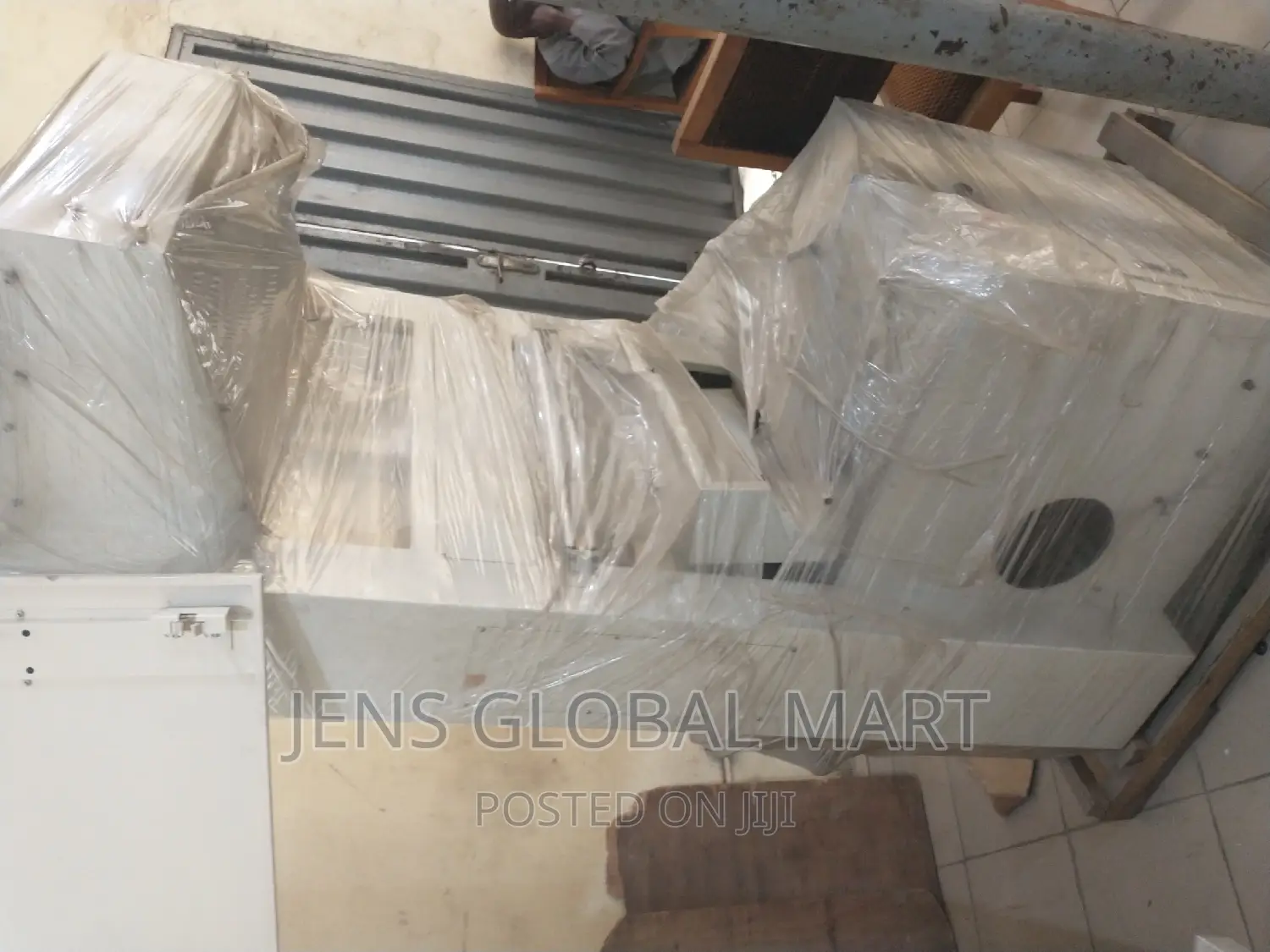 Semi Automatic Shrink Wrapping Machine
