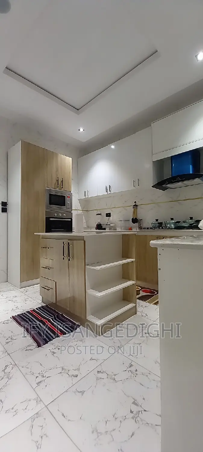 Luxury Fully Detached 4 Bedroom Duplex