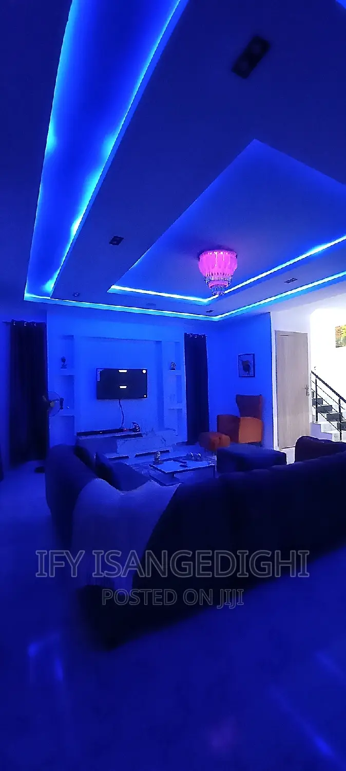Luxury Fully Detached 4 Bedroom Duplex