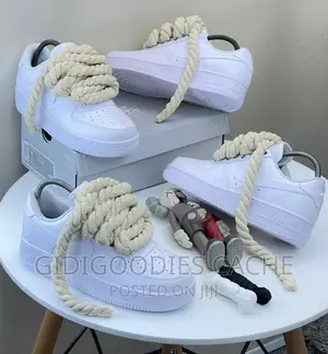 Nike Chunky Lace Sneakers