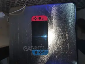 Nintendo Switch Oled With 8/15 Games