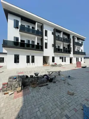 2bdrm Apartment in Lekki Phase 2 for sale