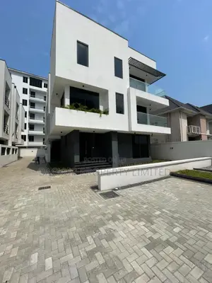 5bdrm Duplex in Lekki Phase 1 for sale