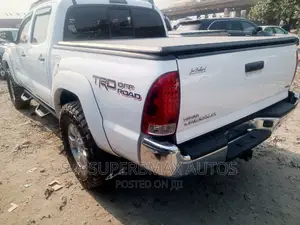 Toyota Tacoma 2015 White