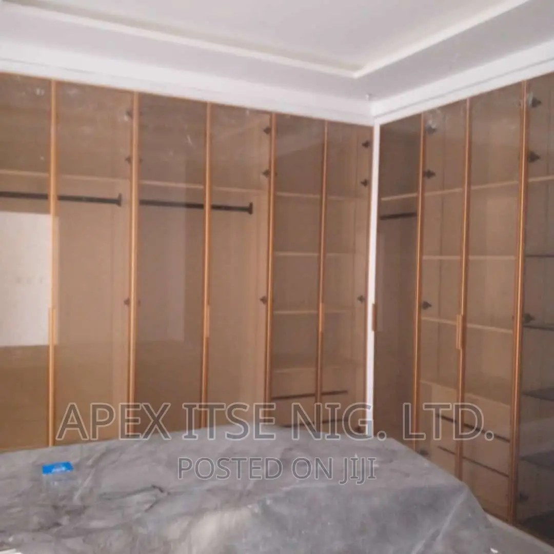Gold Pattern Glass Doors for Wardrobe