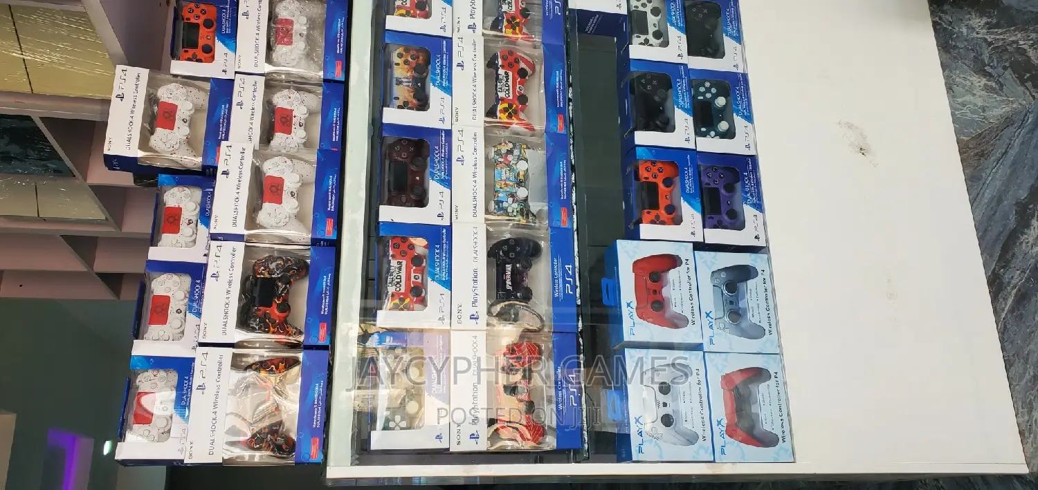 Original Playstation 4 Controllers in Warri Video Games, Jaycypher