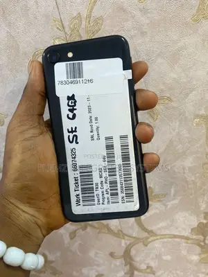 Apple iPhone SE (2020) 64 GB Black