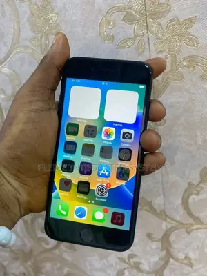 Apple iPhone SE (2020) 64 GB Black
