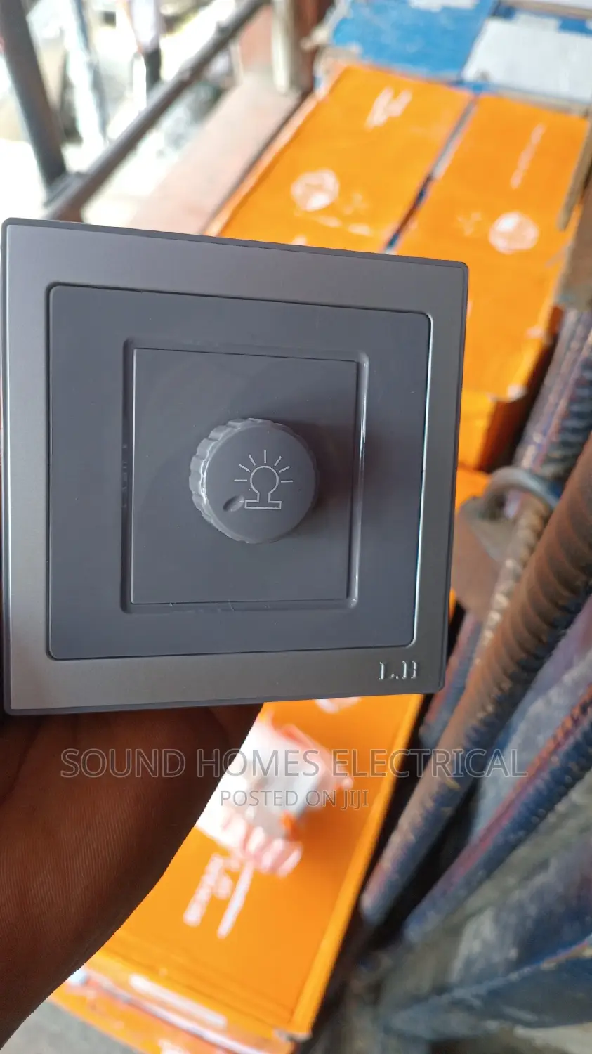 800 Watts Dimmer Switch