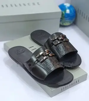 Original Luxury Slippers for Men's Available in Store 