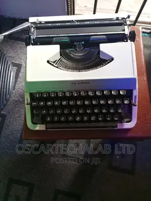 Triumph Manual Typewriter