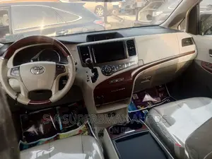 Toyota Sienna 2014 Gray