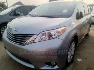 Toyota Sienna 2013 Silver