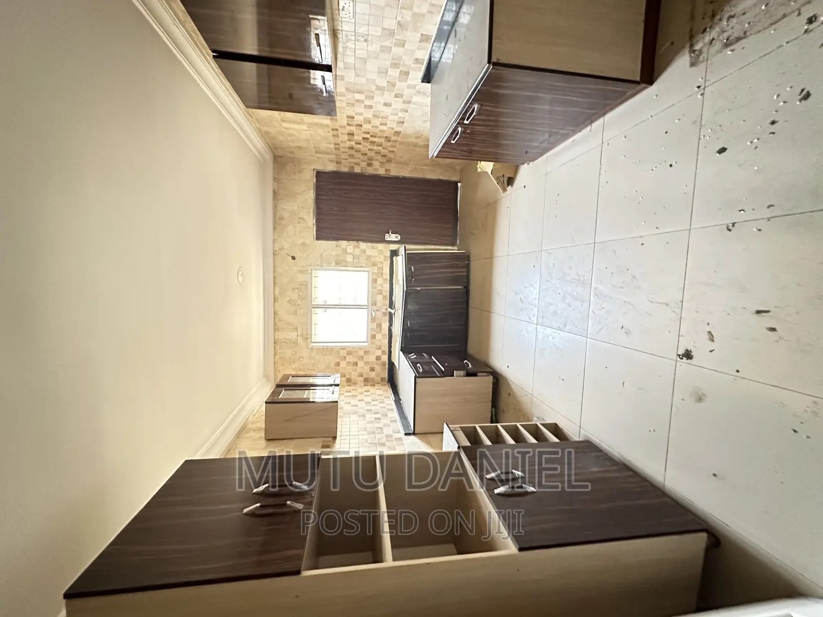 4bdrm Townhouse / Terrace in Apo Dutse for rent