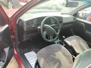 Volkswagen Golf 1.6 Variant 2000 Burgundy