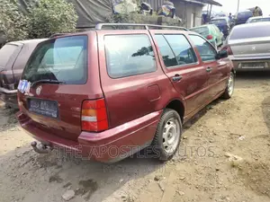 Volkswagen Golf 1.6 Variant 2000 Burgundy