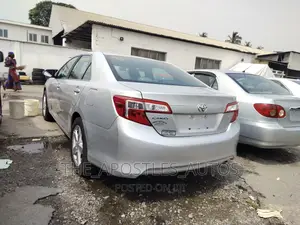 Toyota Camry 2012 Silver