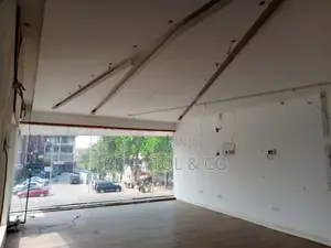 A 60sqm Plaza Shop Facing a Major Road