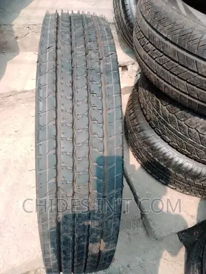 700/16 Mechelin Tyre