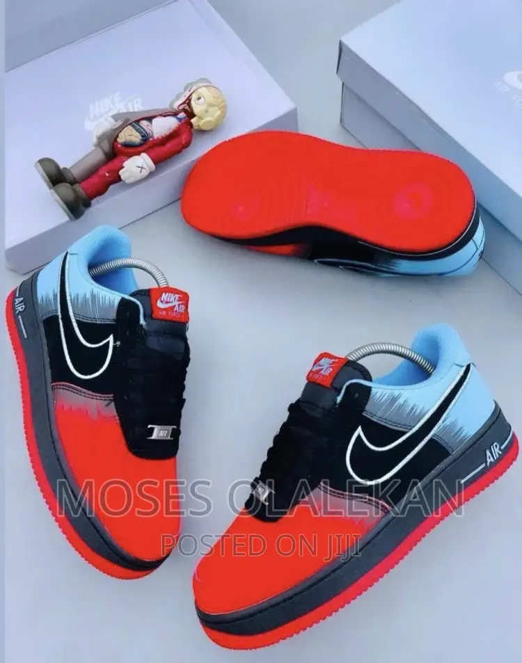 Clean Original Nike Sneakers