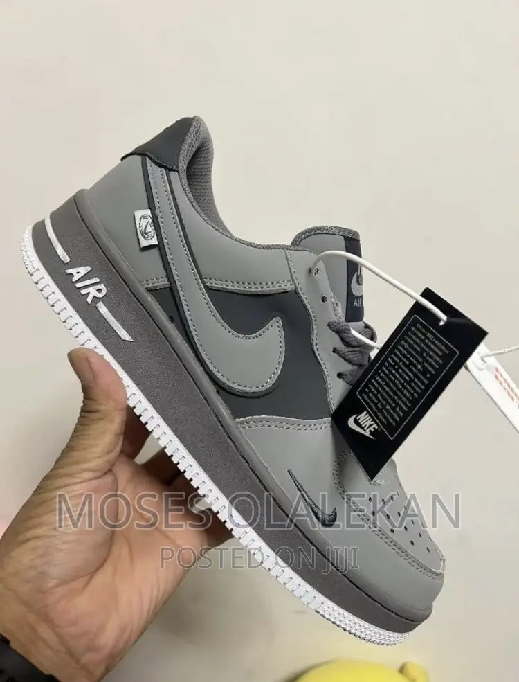 Clean Original Nike Sneakers