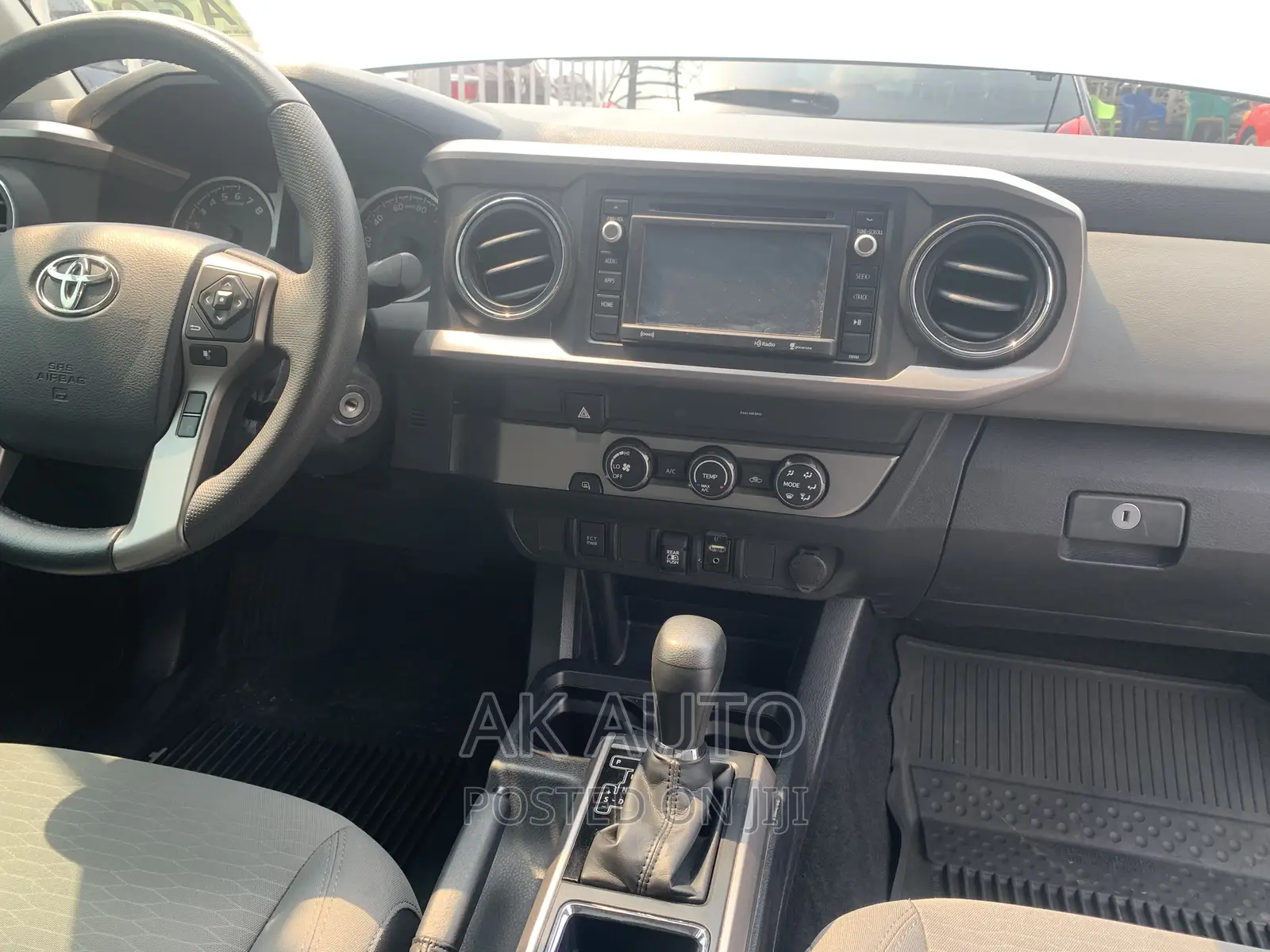 Toyota Tacoma SR5 2019 Silver