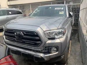 Toyota Tacoma SR5 2019 Silver