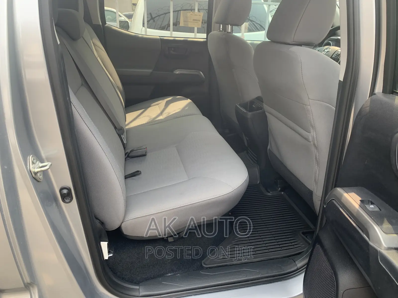 Toyota Tacoma SR5 2019 Silver