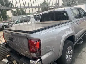 Toyota Tacoma SR5 2019 Silver
