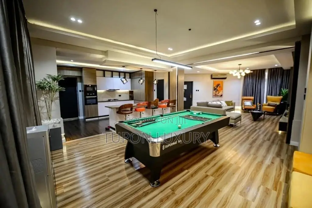 Three Bedroom Flat With a Snooker Board, Chevron.