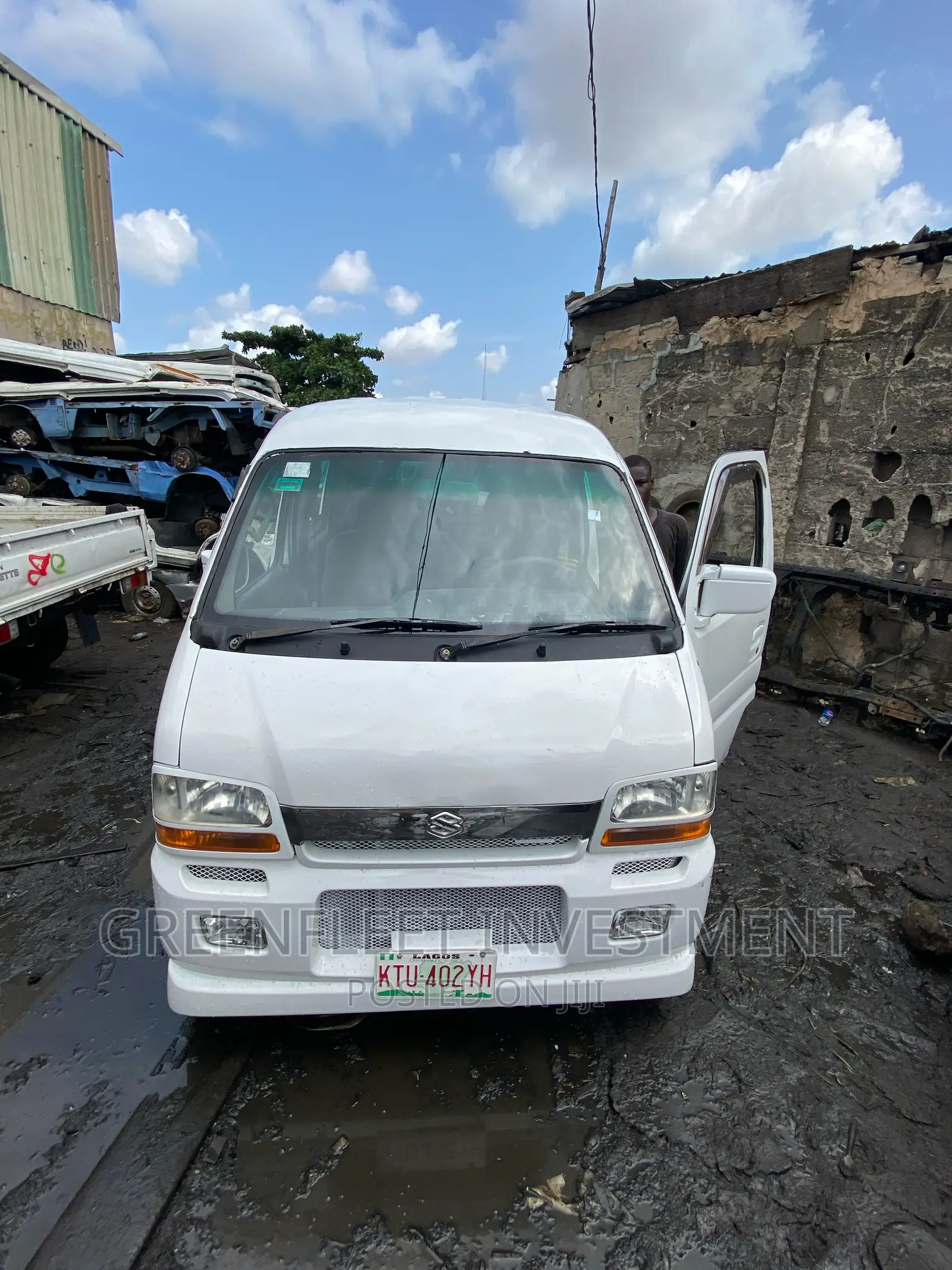 Suzuki APV Minibus 2010 White
