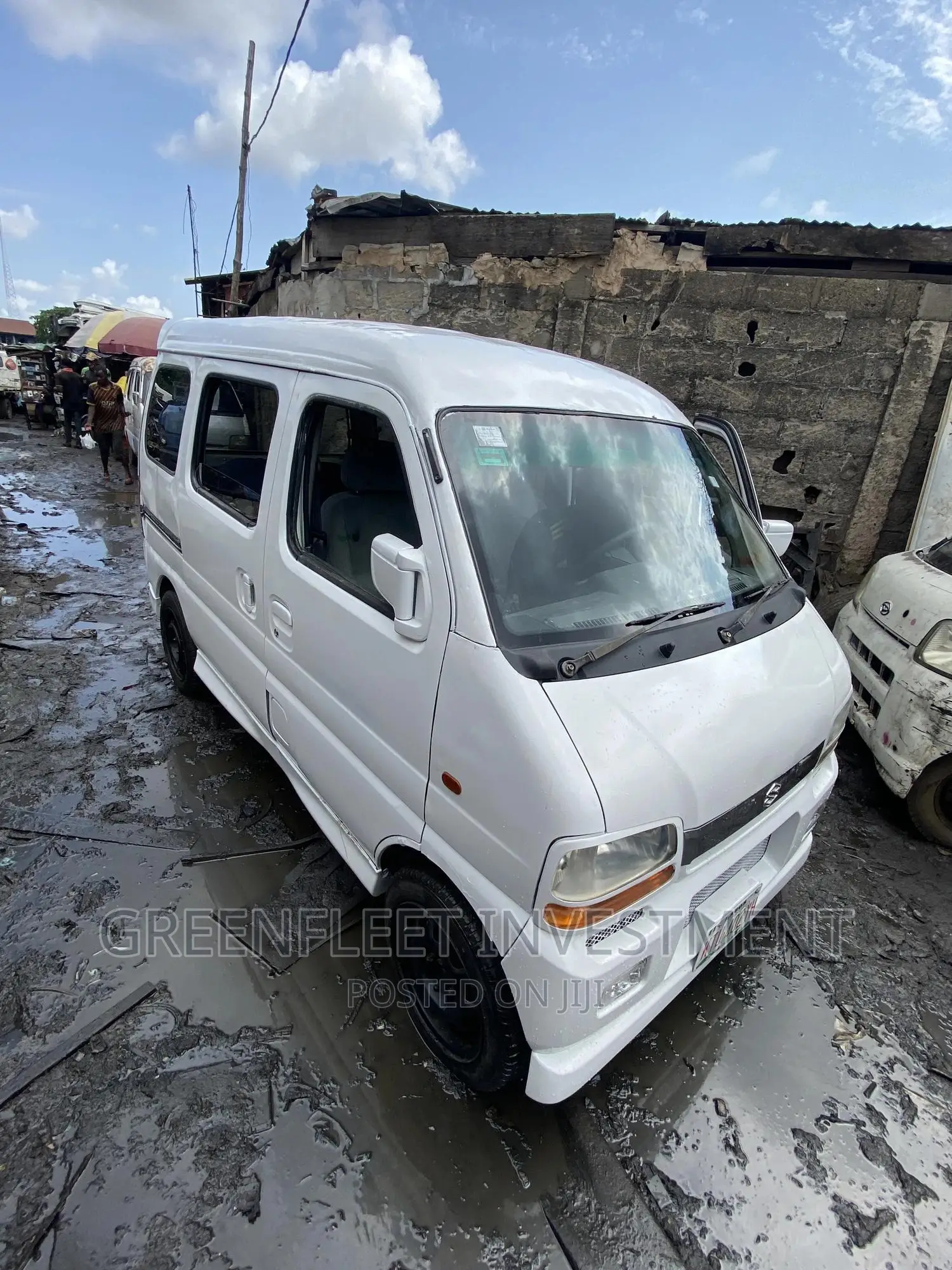 Suzuki APV Minibus 2010 White