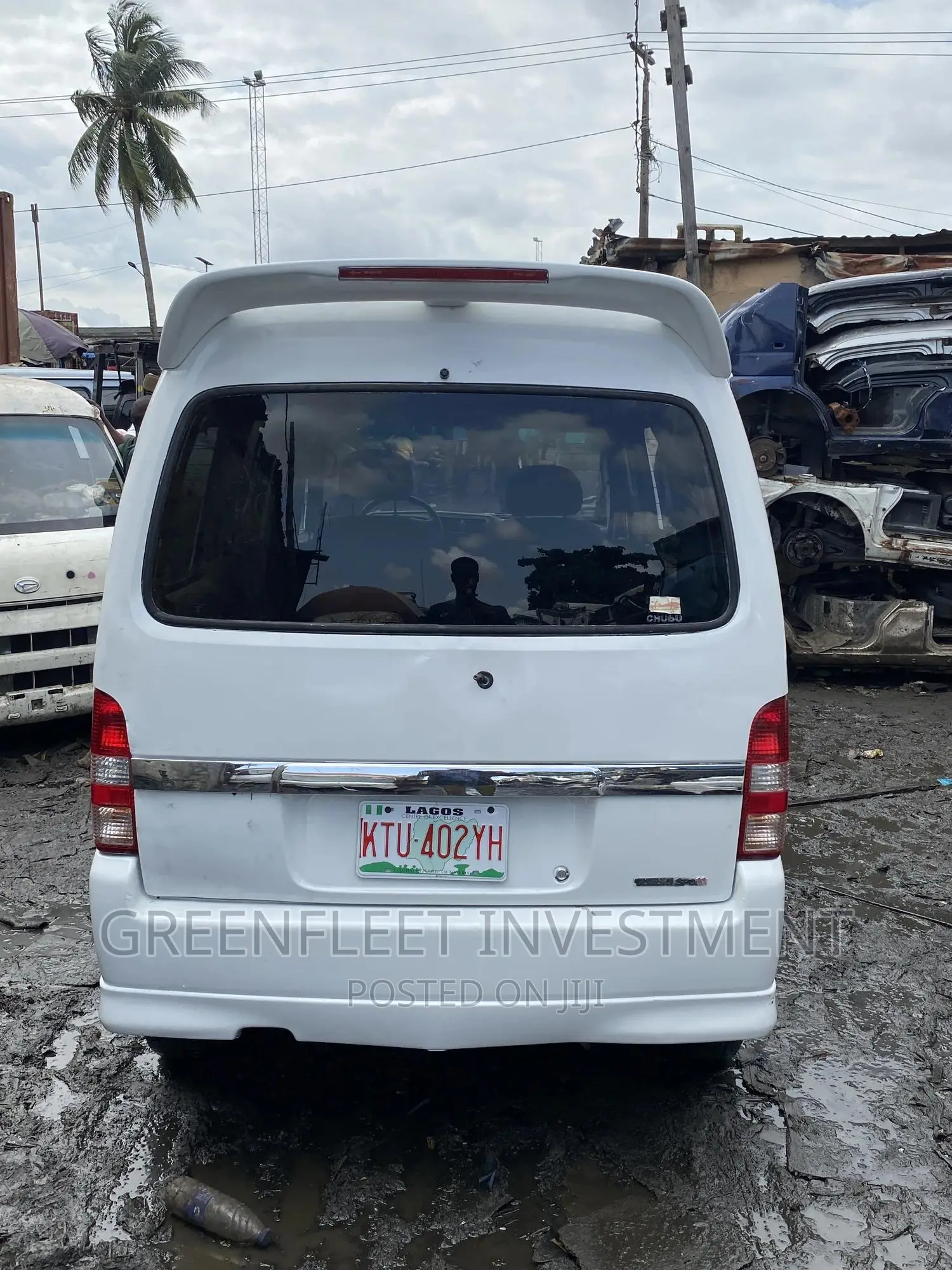 Suzuki APV Minibus 2010 White
