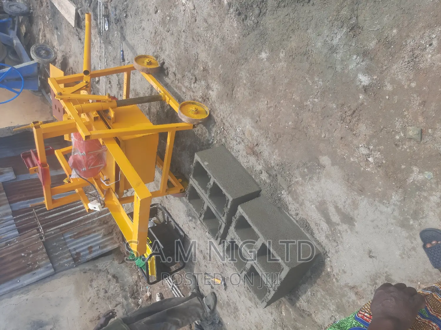 Movable Block Machine