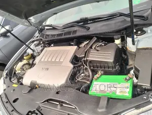 Toyota Camry 2010 Silver