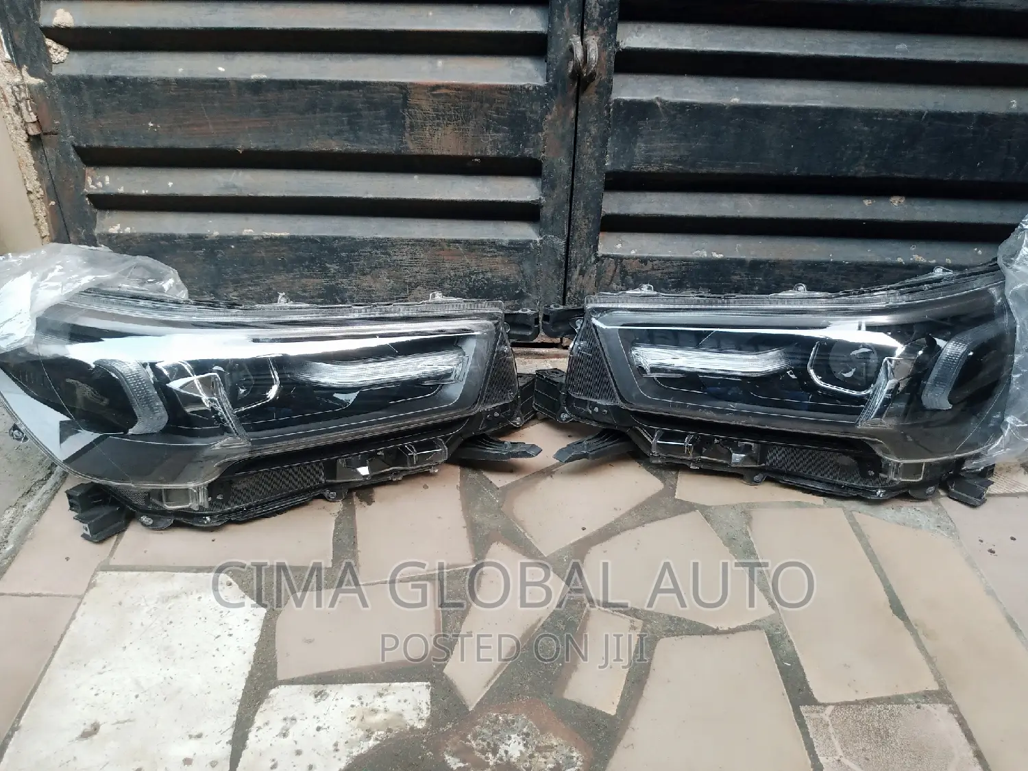Complete SET Headlights Hilux 2021 Model