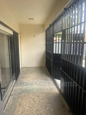 3bdrm House in Inside An Estate for rent