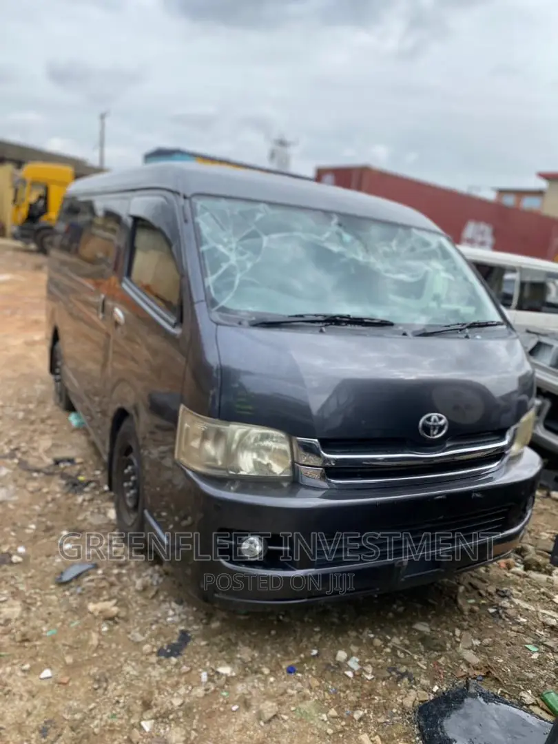 Toyota HiAce 2012 Black